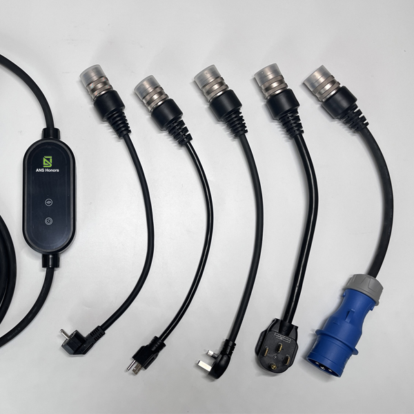 Cargador portátil para vehículos eléctricos con adaptadores para cargar en cualquier lugar